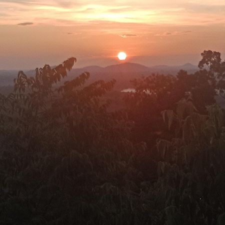 Happy Bungalow & Trekking بانلونغ المظهر الخارجي الصورة